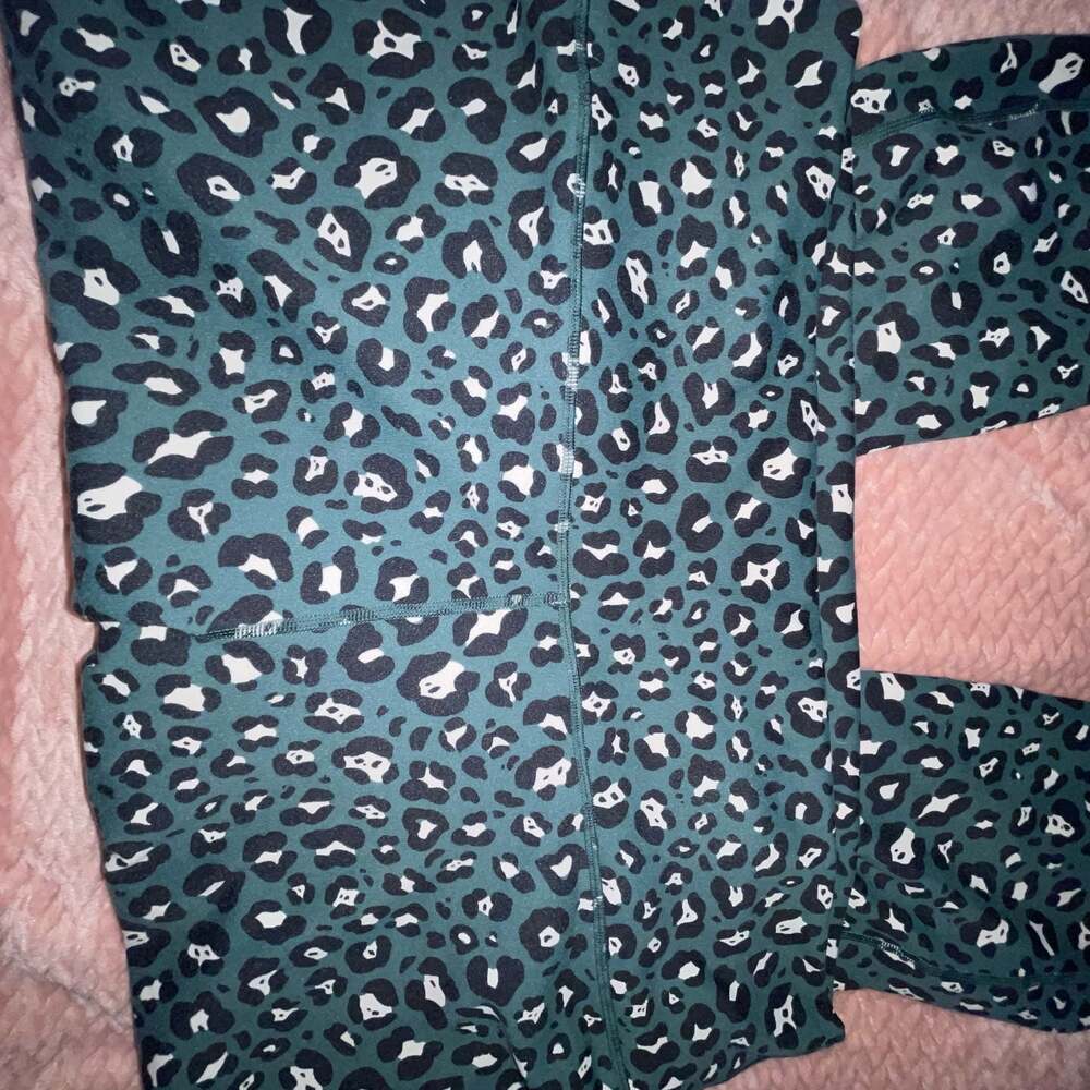 Fabletics PowerHold Leopard Print Leggings - 3XL - Picture 4 of 7